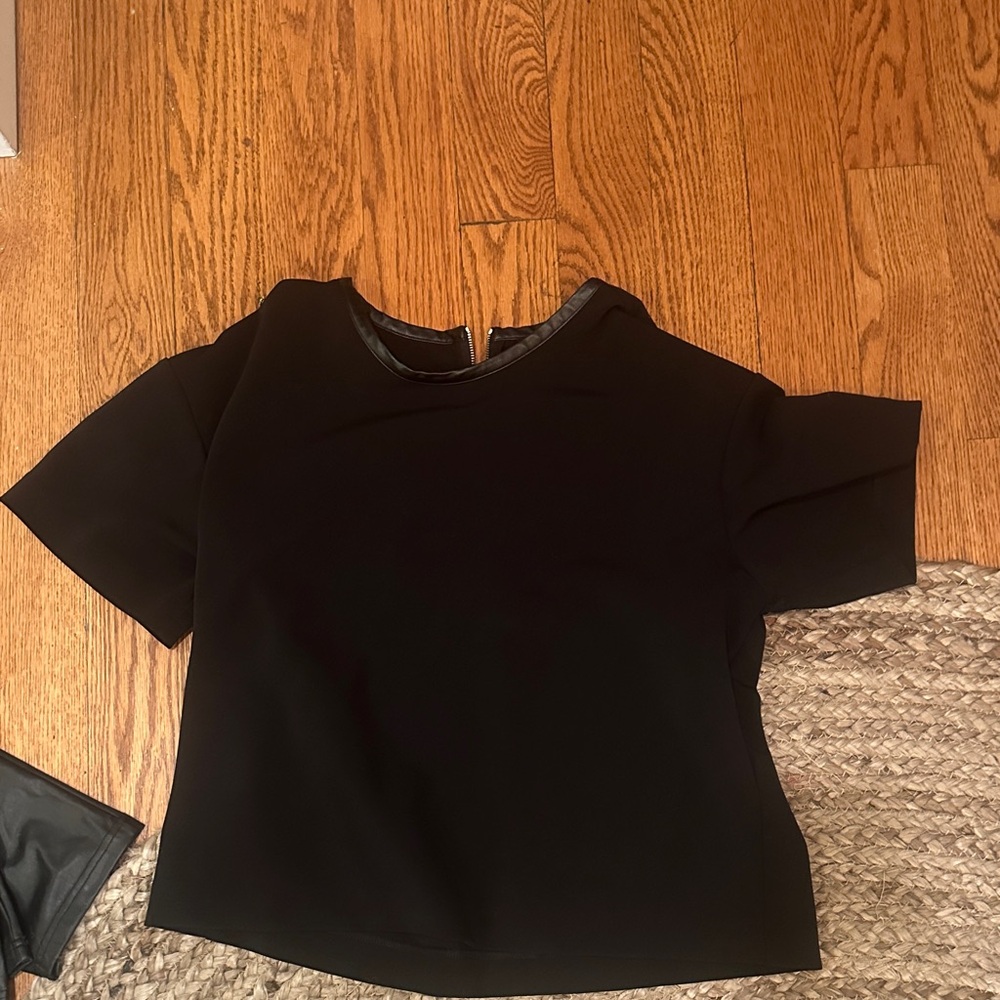 Ann Taylor Elegant Black Short Sleeve Tee